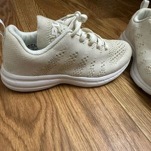 Apl shoes New without tag